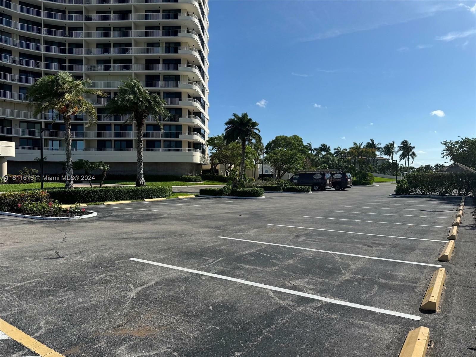 Property Photo:  380 Seaview Court 805  FL 34145 