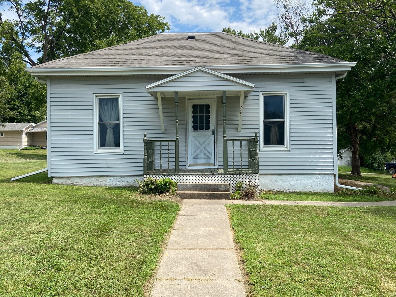 Property Photo:  211 S Central  Street  IA 51525 
