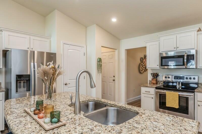 Property Photo: 6022 Willsey Trail FL 32539