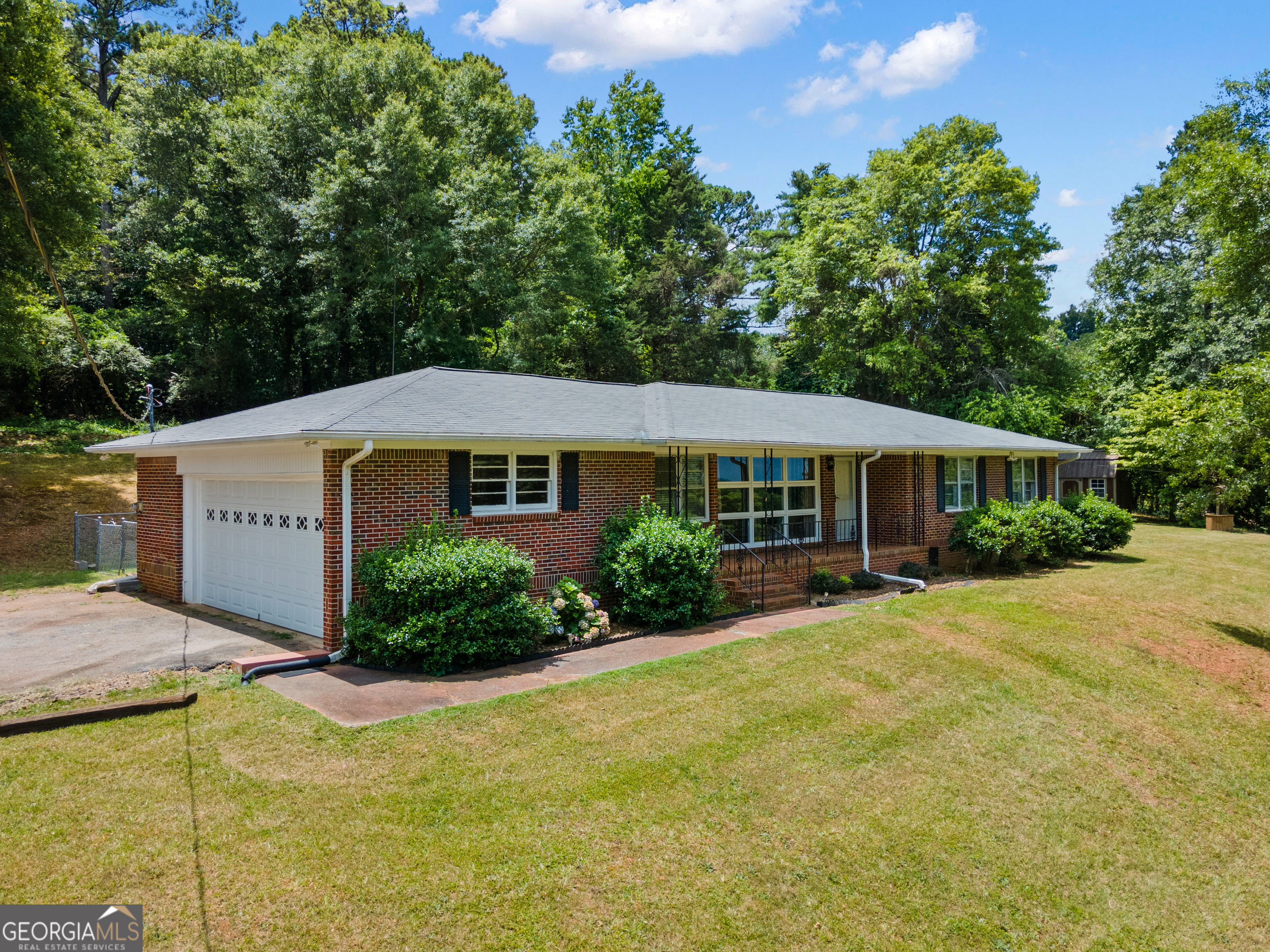 Property Photo:  416 S Carroll Road S  GA 30180 