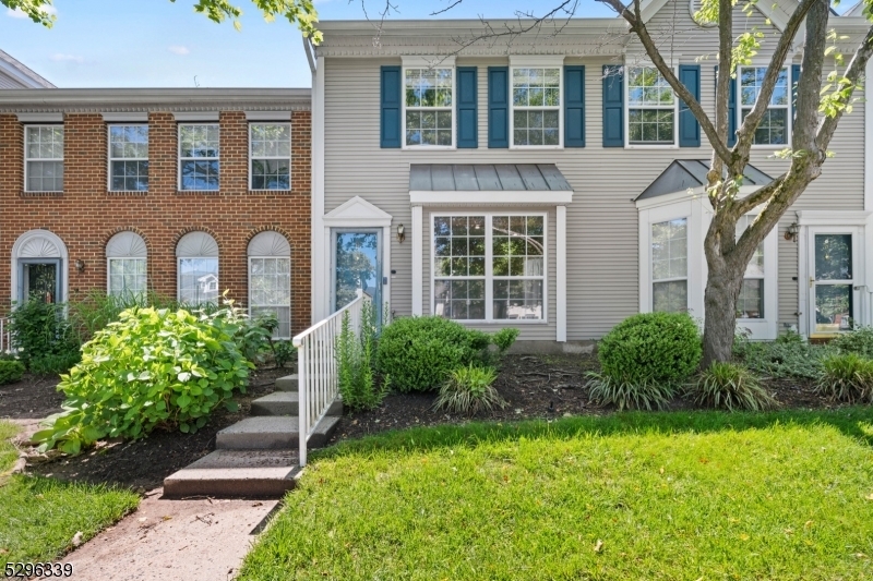 Property Photo: 10 Hudson Ct NJ 08823