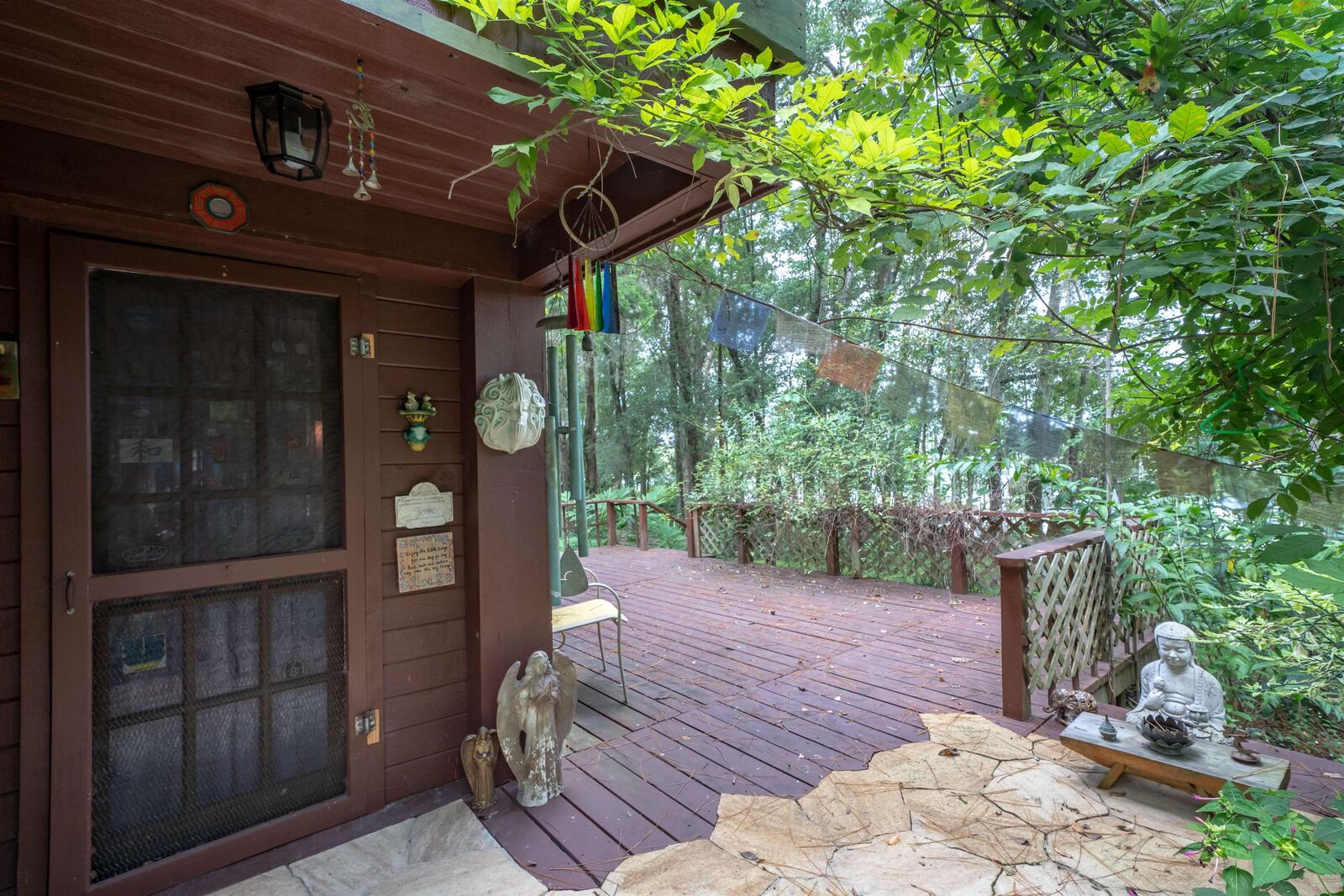 Property Photo: 250 W West Lake Drive FL 32640