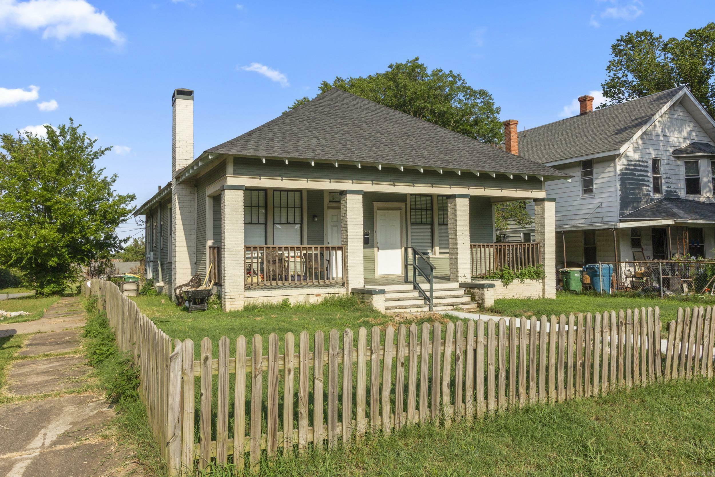 Property Photo:  1601 Hanger Street  AR 72022 