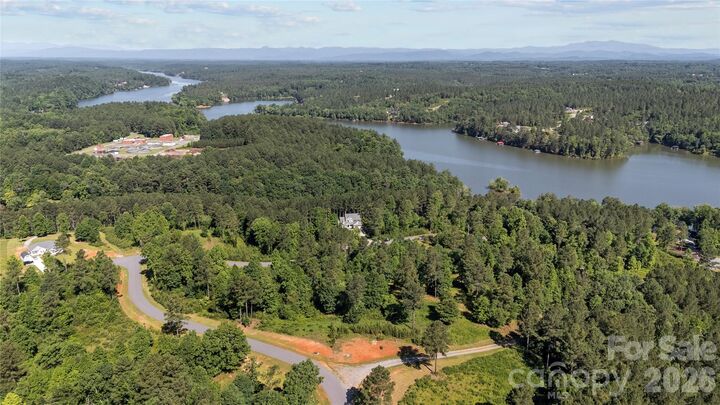 Property Photo:  2108 Island View Lane  NC 28612 