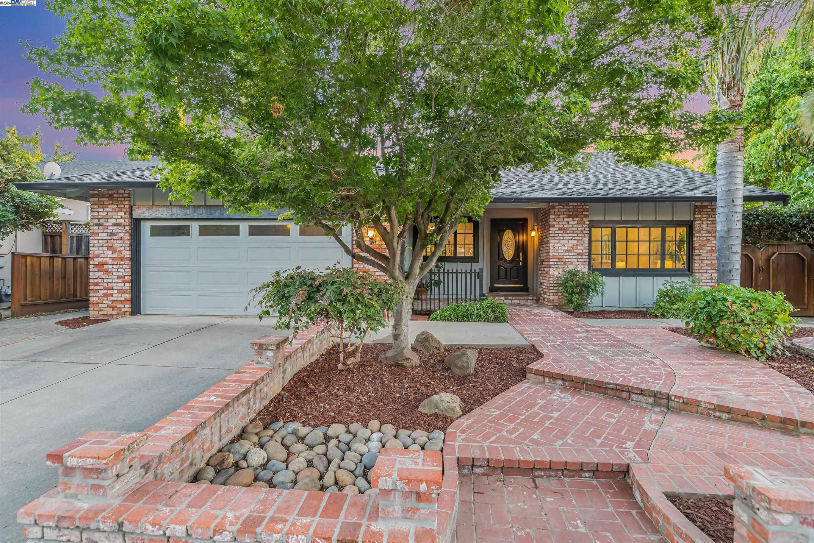 Property Photo:  39005 Zacate Ave  CA 94539 