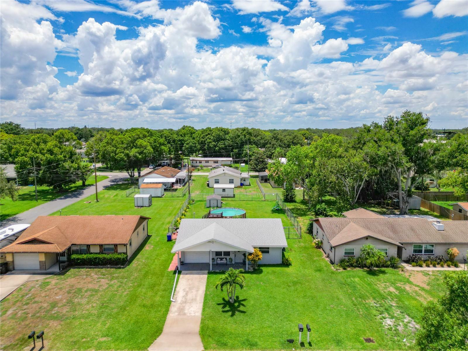 Property Photo: 518 Montana Avenue FL 34769