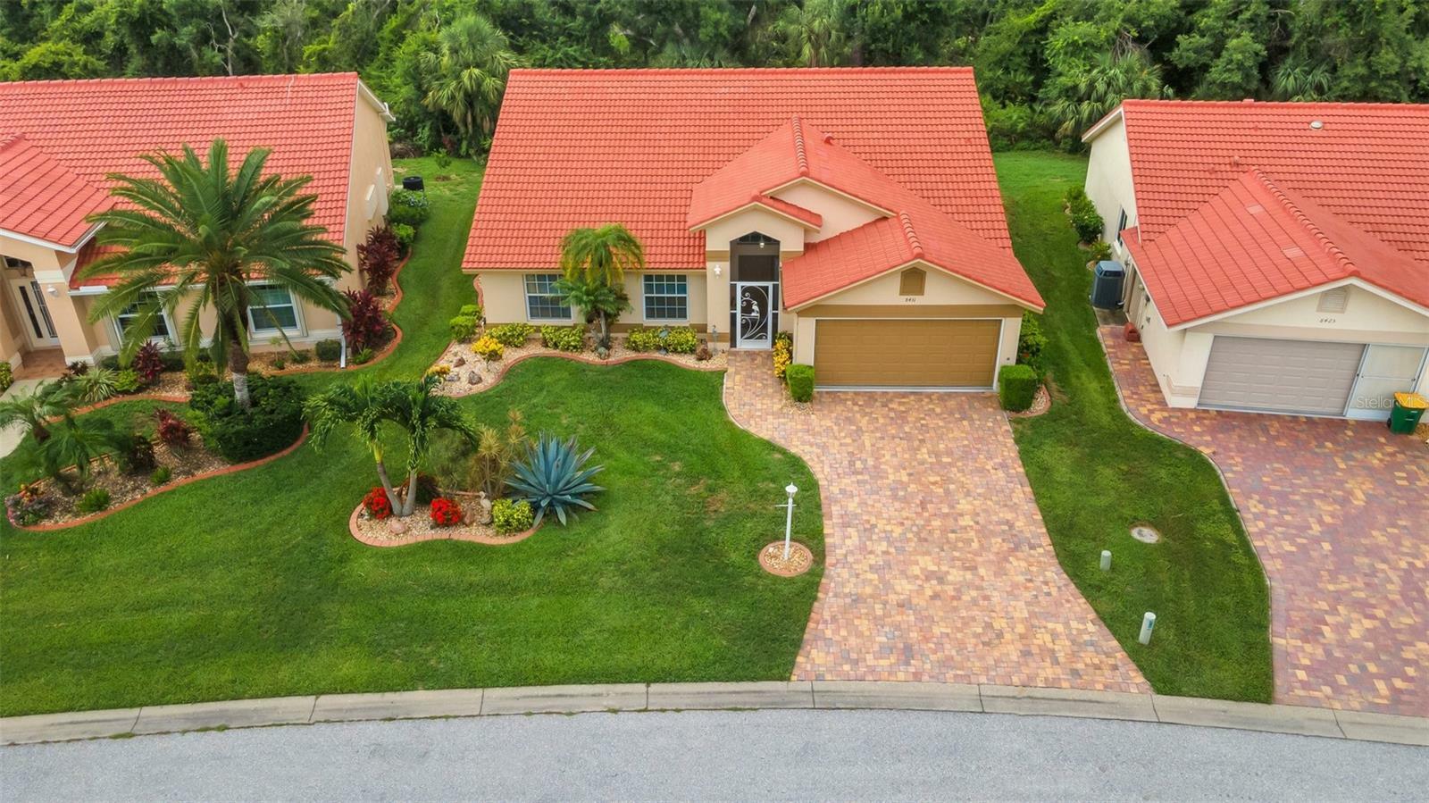 Property Photo:  8431 Creekview Lane  FL 34224 