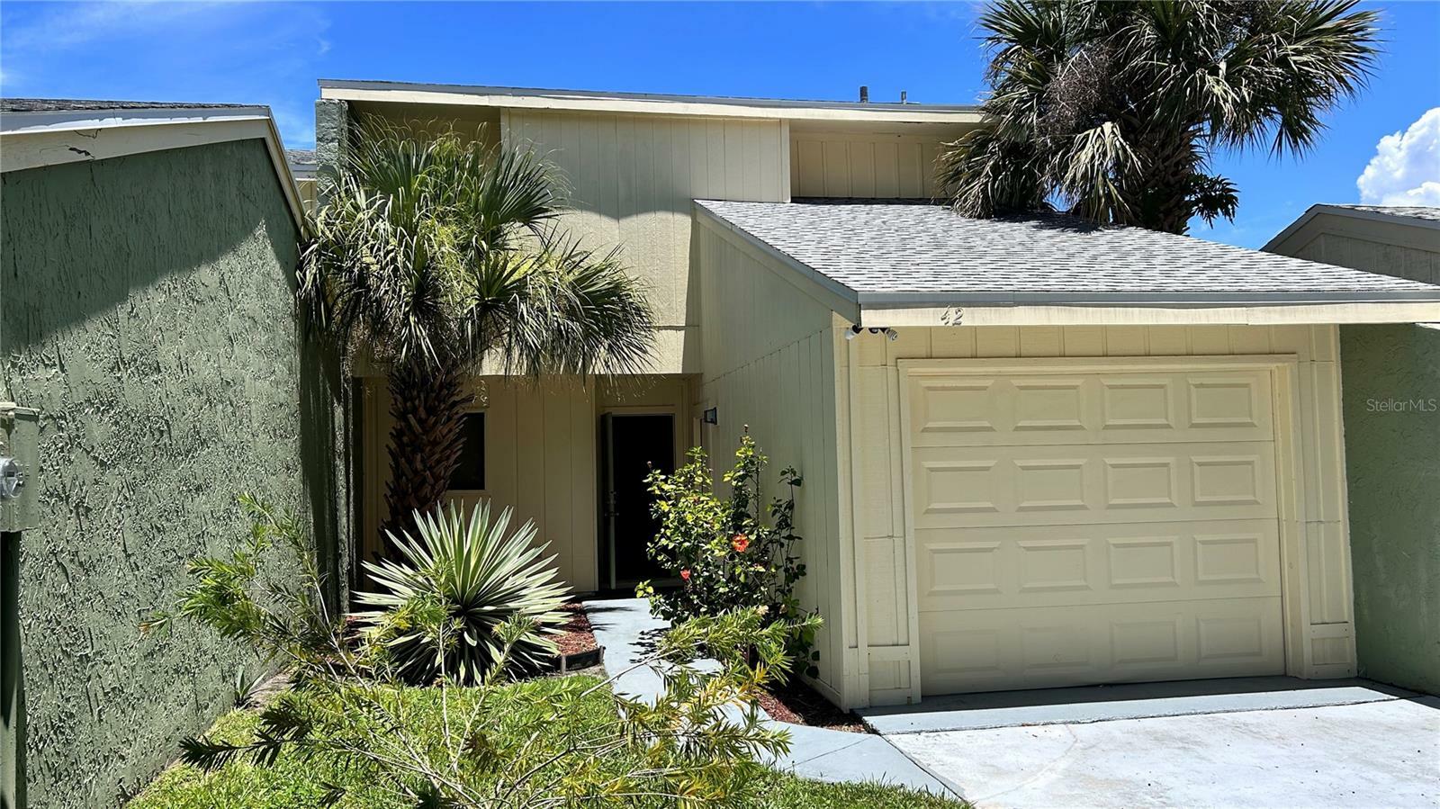 Property Photo:  42 Saint Andrews Court  FL 34759 