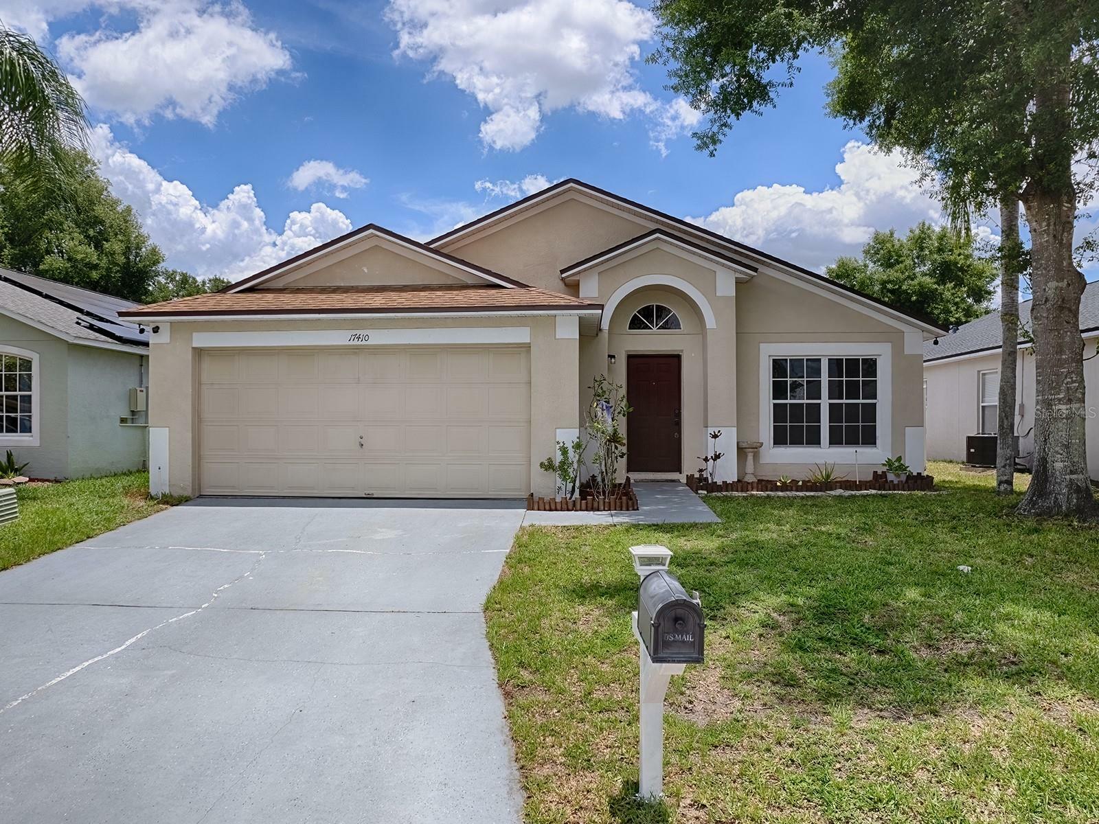 Property Photo:  17410 Woodcrest Way  FL 34714 