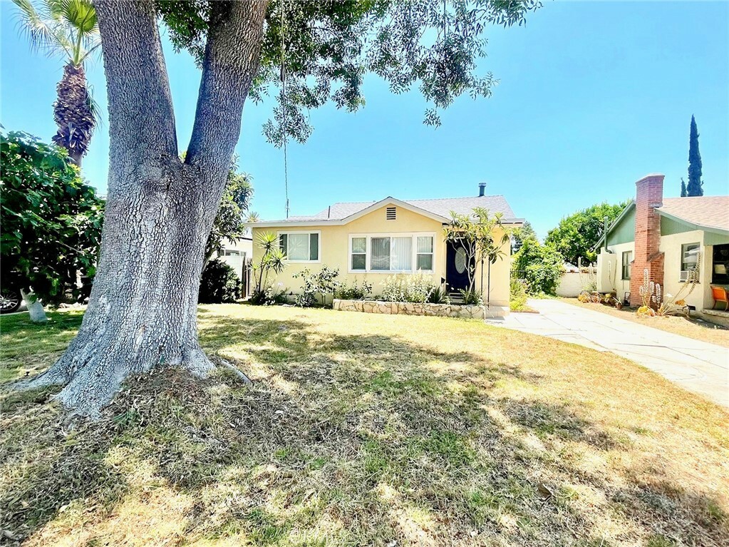 Property Photo:  6222 Mary Ellen Avenue  CA 91401 