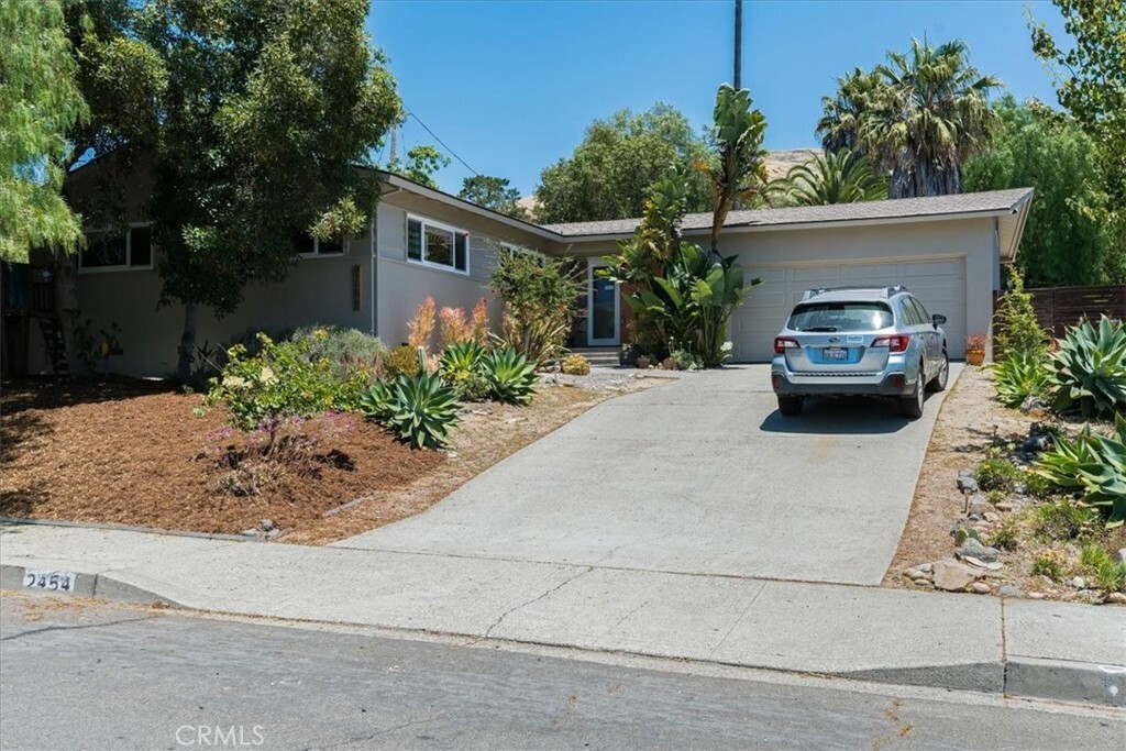 Property Photo:  2454 Augusta Street  CA 93401 