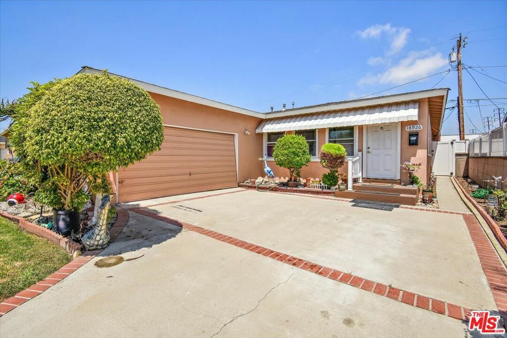 Property Photo:  18926 Felbar Avenue  CA 90504 