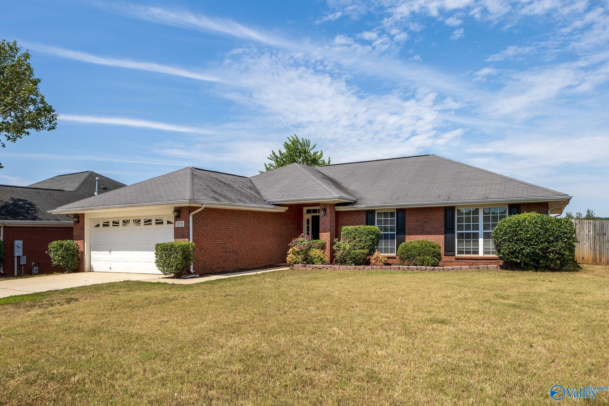 Property Photo: 108 Meadowglade Lane AL 35758