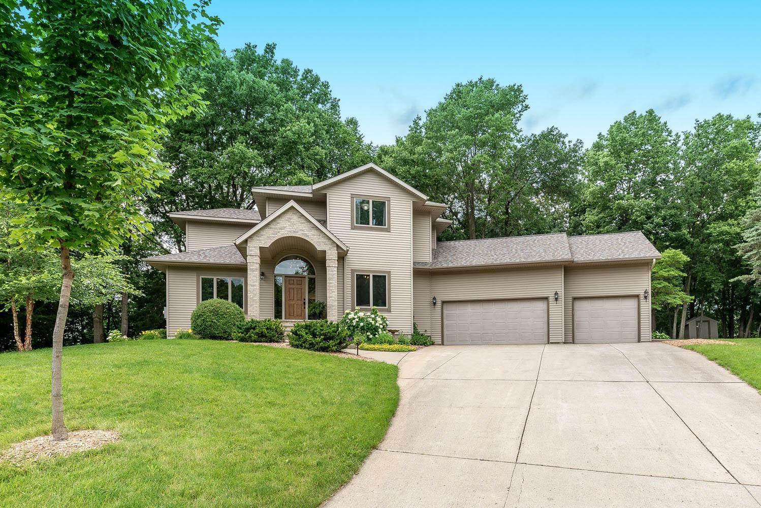 Property Photo:  315 Meadow Woods Drive  MN 56001 