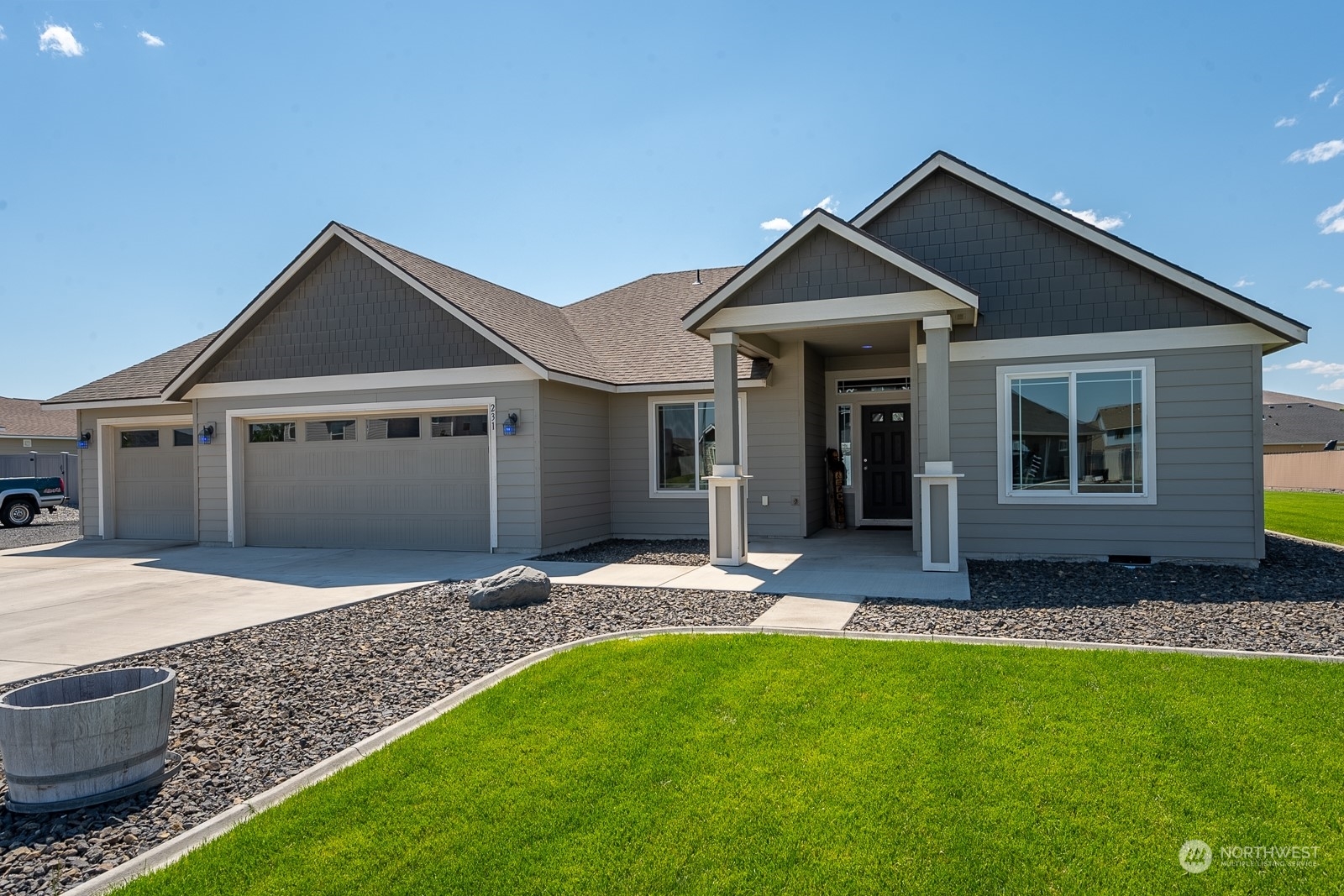 Property Photo:  231 SE J Street  WA 98823 