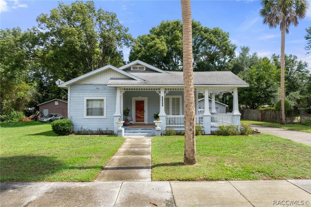 Property Photo:  20719 Park Avenue  FL 34431 