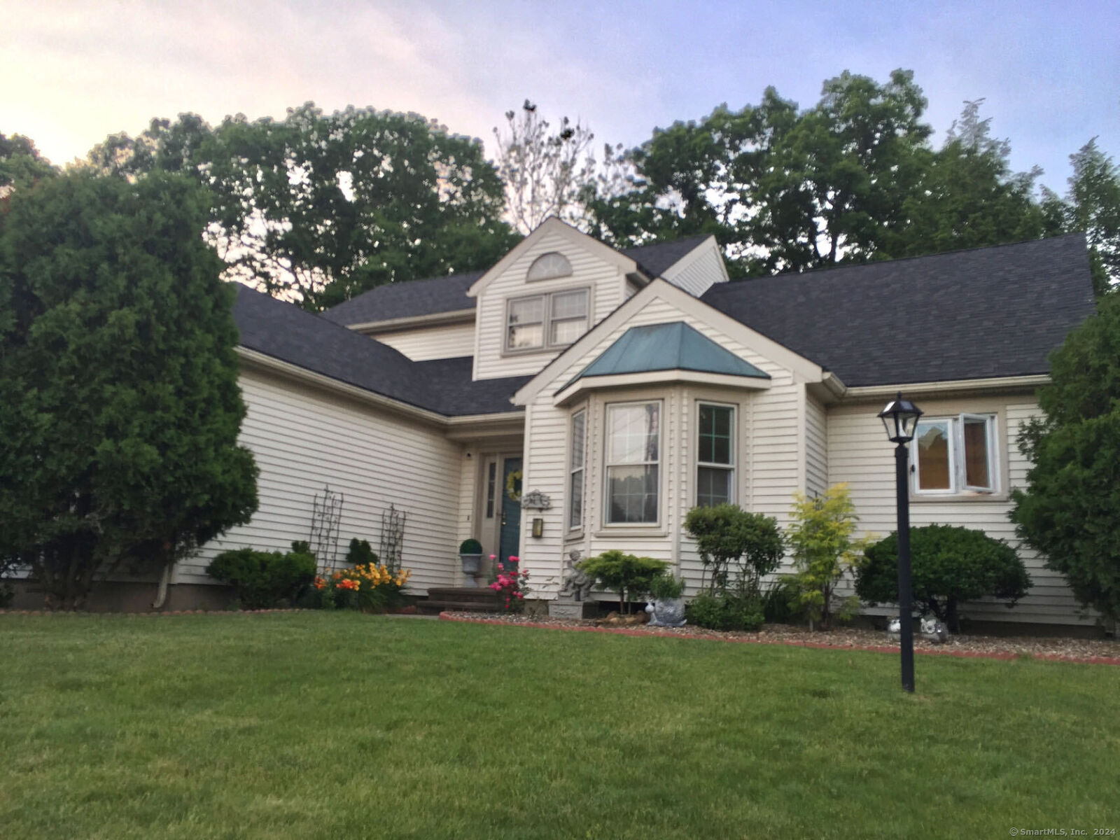 Property Photo:  43 Robin Hill Lane  CT 06518 