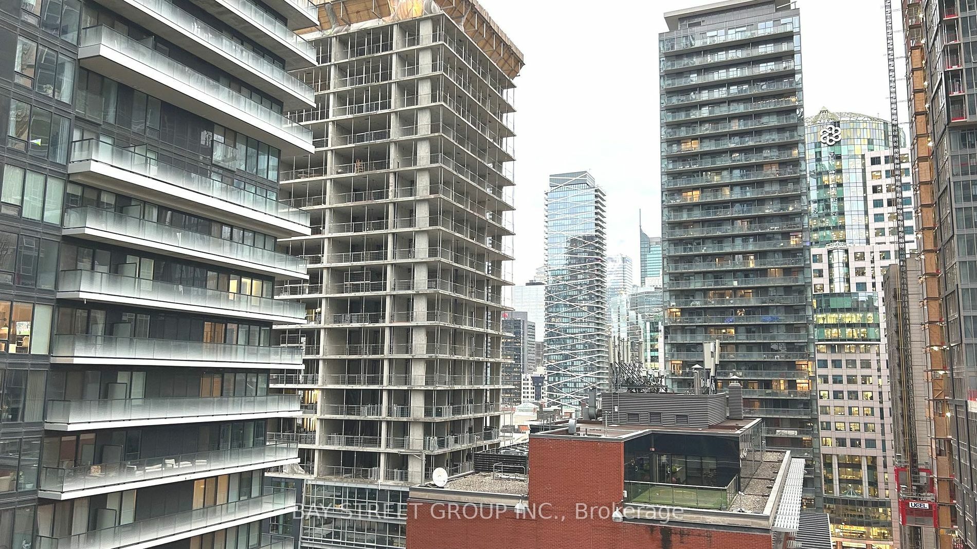 Property Photo:  115 Blue Jays Way W 1602  ON M5V 0N4 