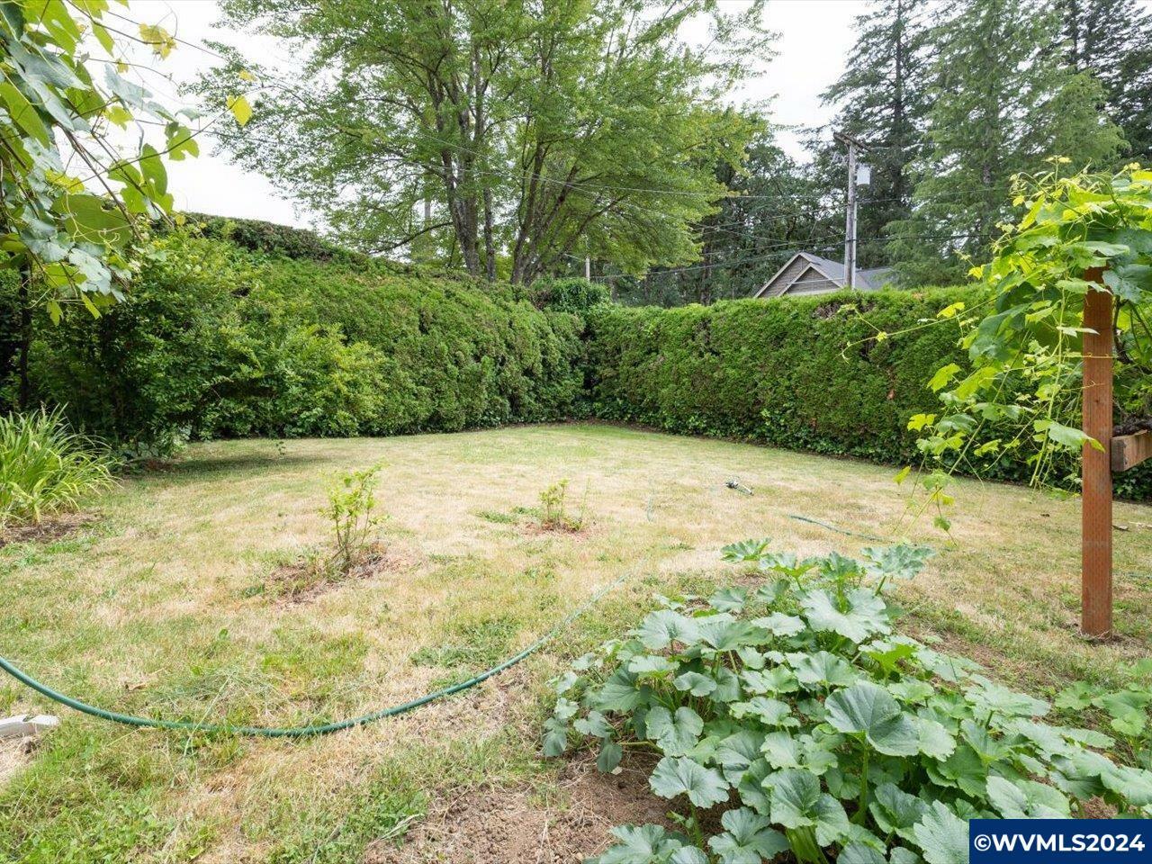 Property Photo:  3446 SW Cascade Av  OR 97333 