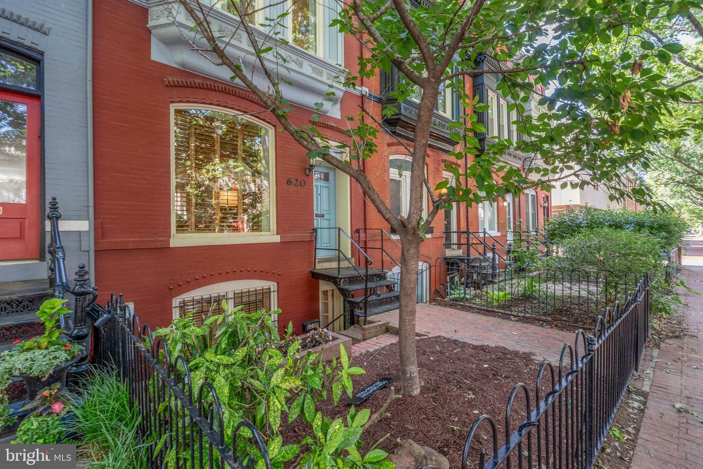 Property Photo:  620 3rd Street NE  DC 20002 