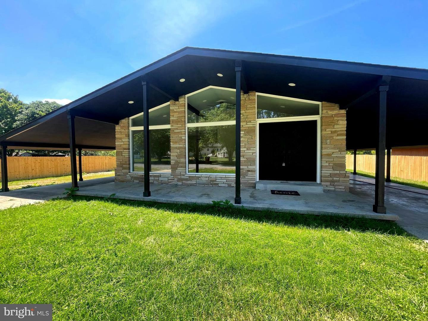 Property Photo: 80 N Fairfax Street WV 26757