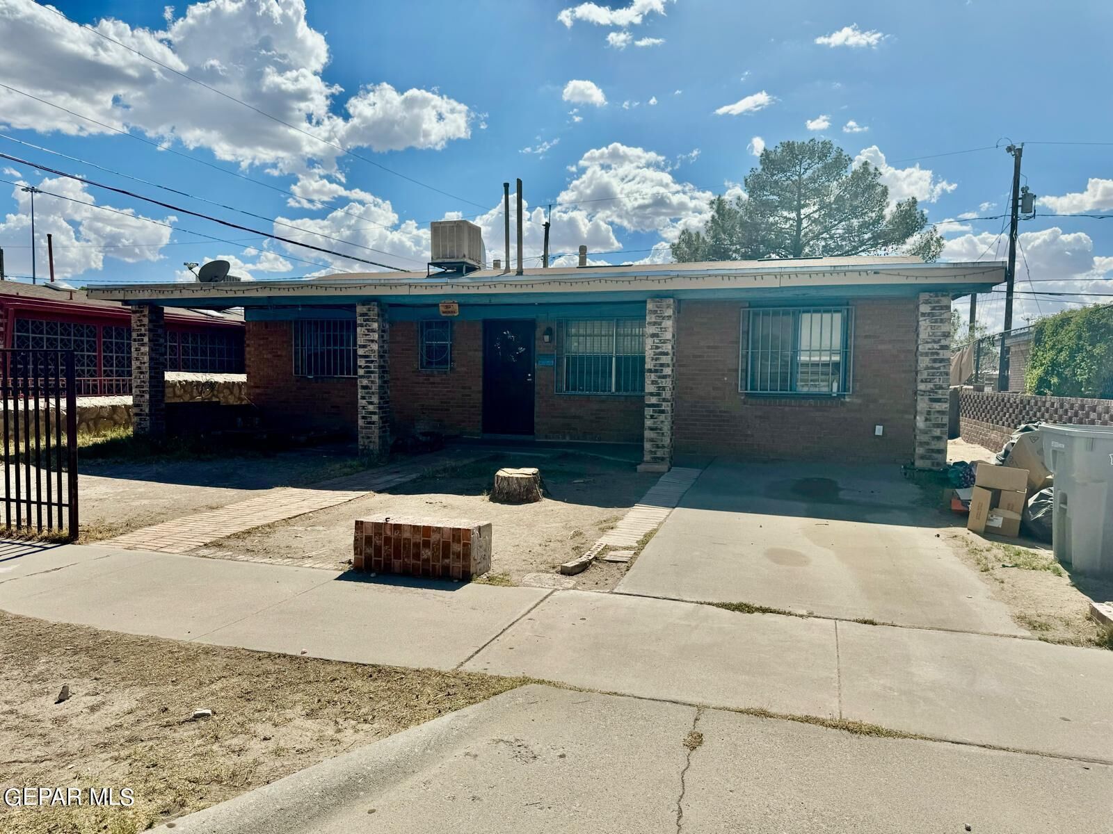 Property Photo:  517 Medina Street  TX 79905 