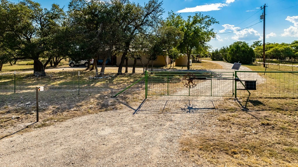 Property Photo:  129 N Rolling Oaks Ln  TX 78631 