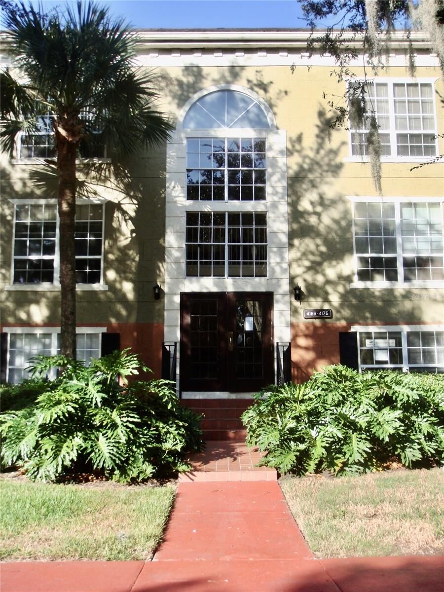 Property Photo: 4146 Versailles Drive 4146D FL 32808