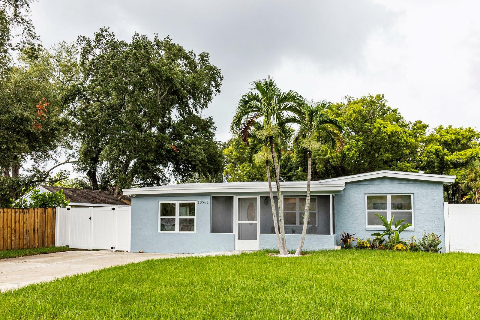 Property Photo:  10561 53rd Avenue N  FL 33708 