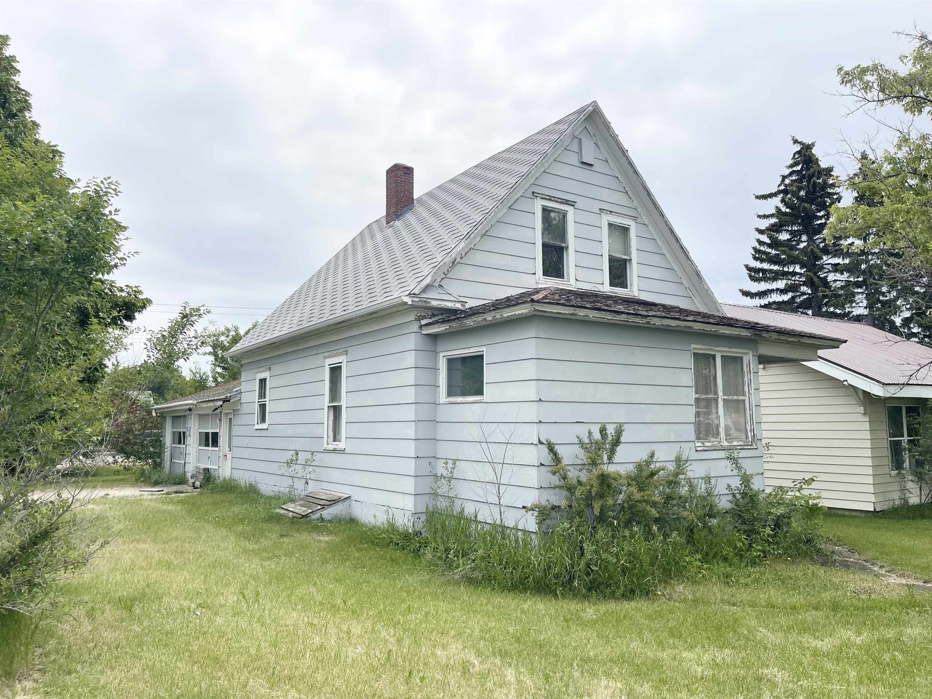 622 N Central Ave  Kenmare ND 58746-0000 photo