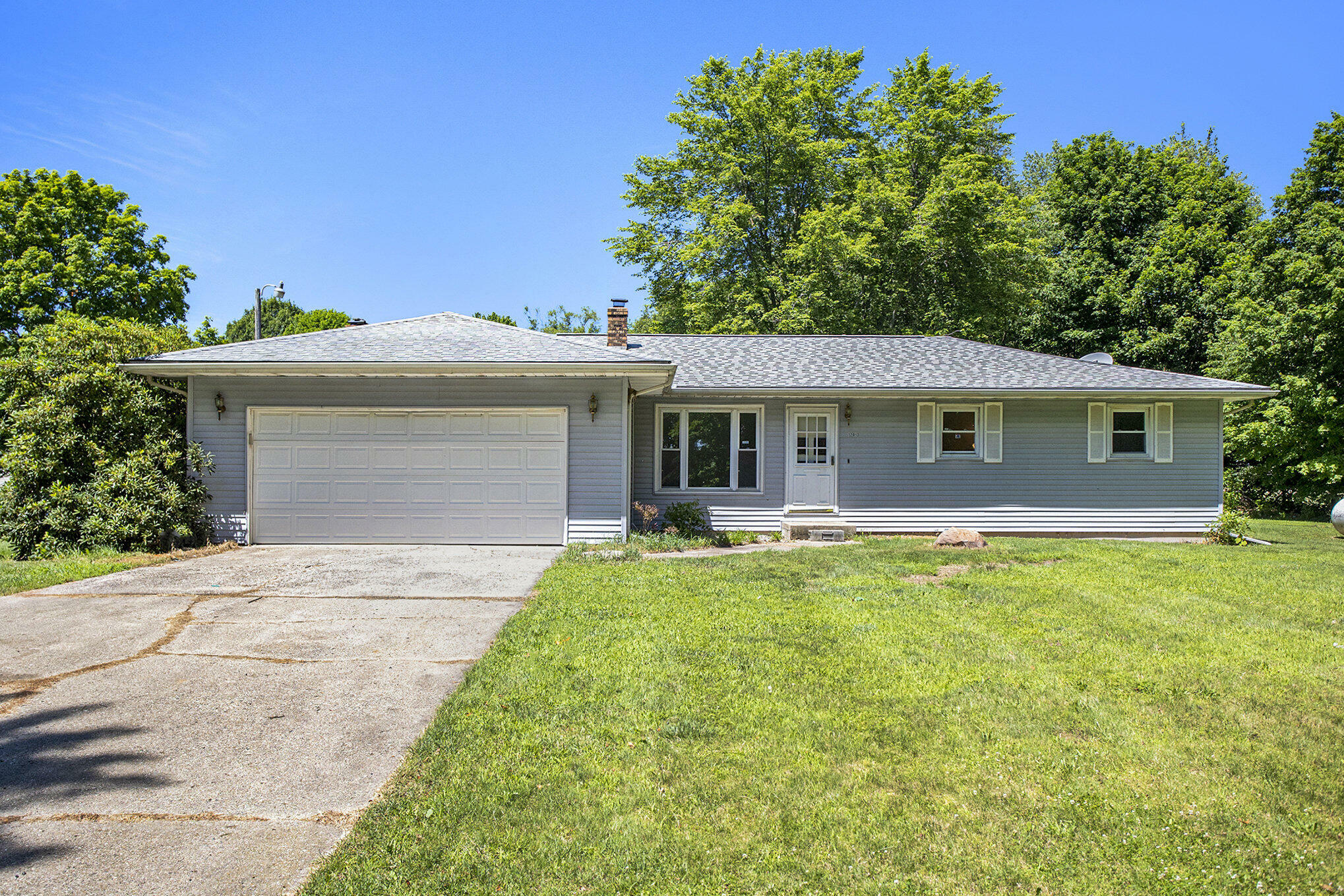 Property Photo:  12013 C Drive S  MI 49033 