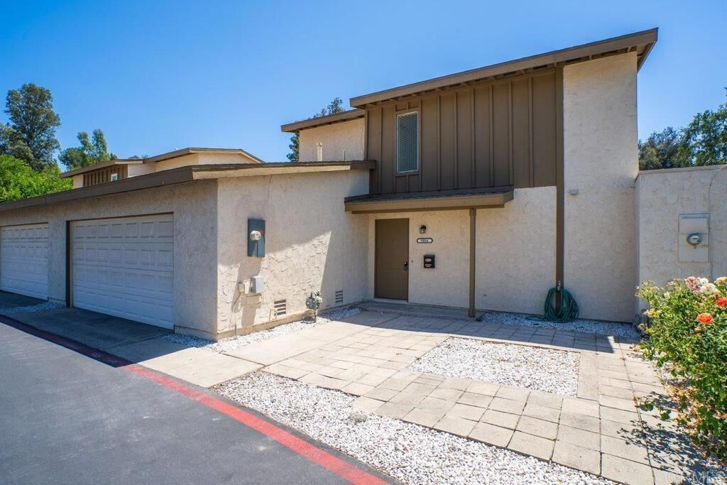 Property Photo:  9086 Calle Lucia  CA 92040 