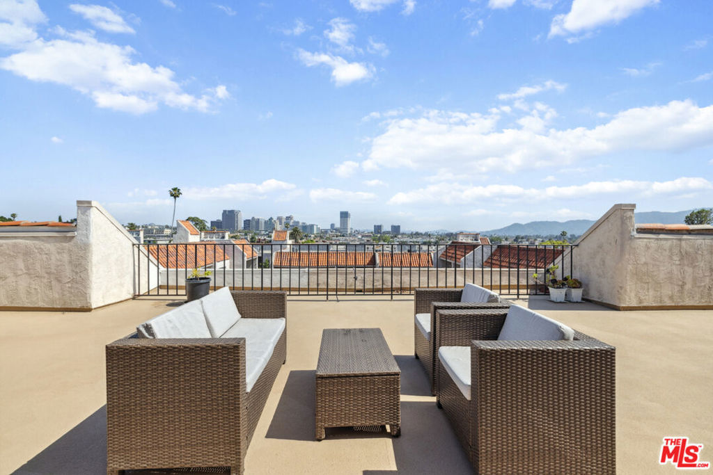 Property Photo: 1401 Valley View Road 215 CA 91202