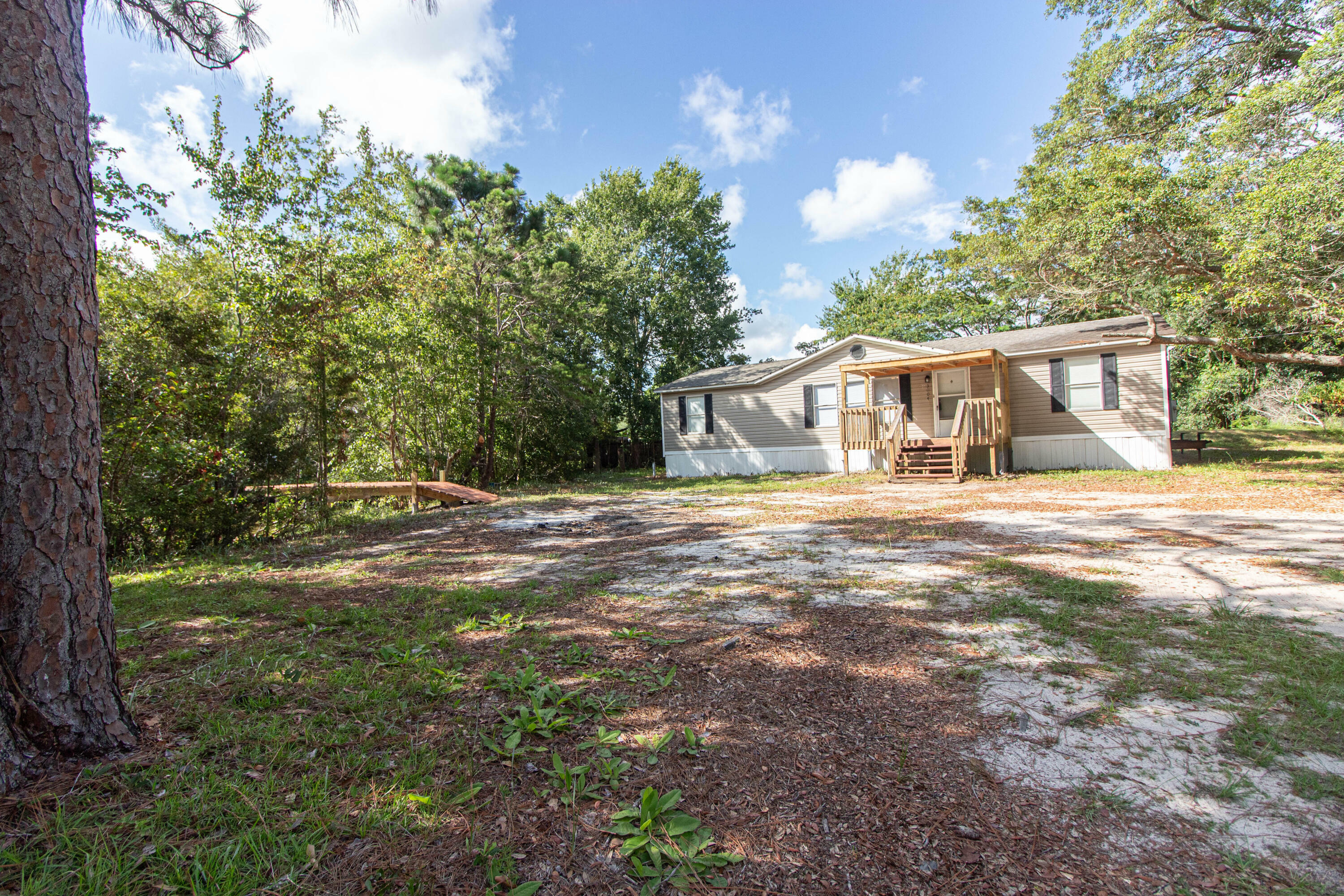 Property Photo:  3004 Ferris Drive  FL 32566 