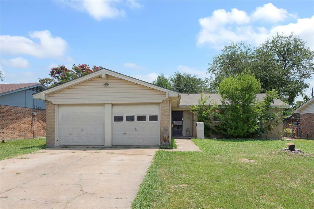 Property Photo:  1444 E Park Drive  TX 75149 