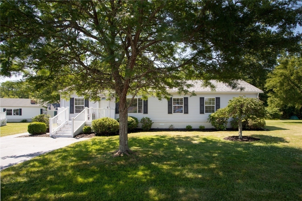 Property Photo:  60 Mockingbird Ln  RI 02878 