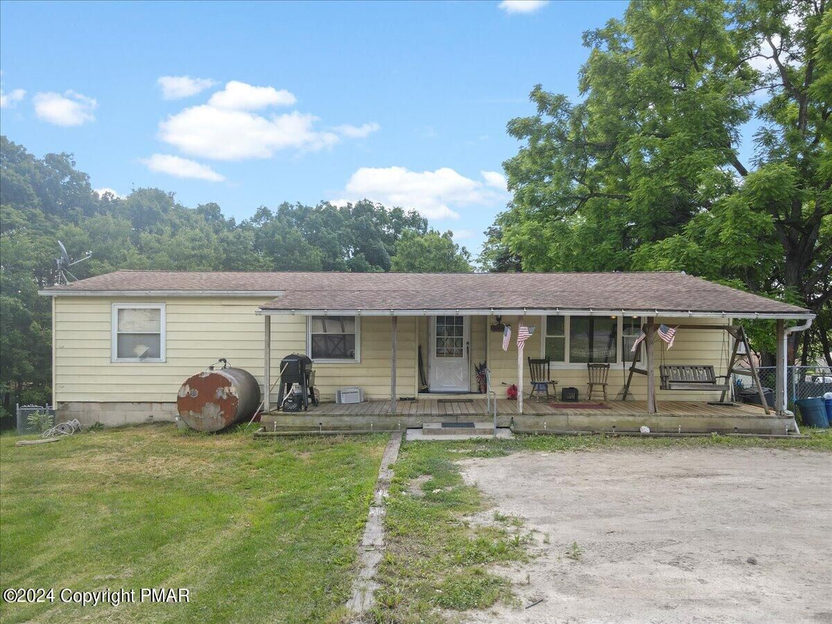 Property Photo:  2207 Indian Hill Road  PA 18235 