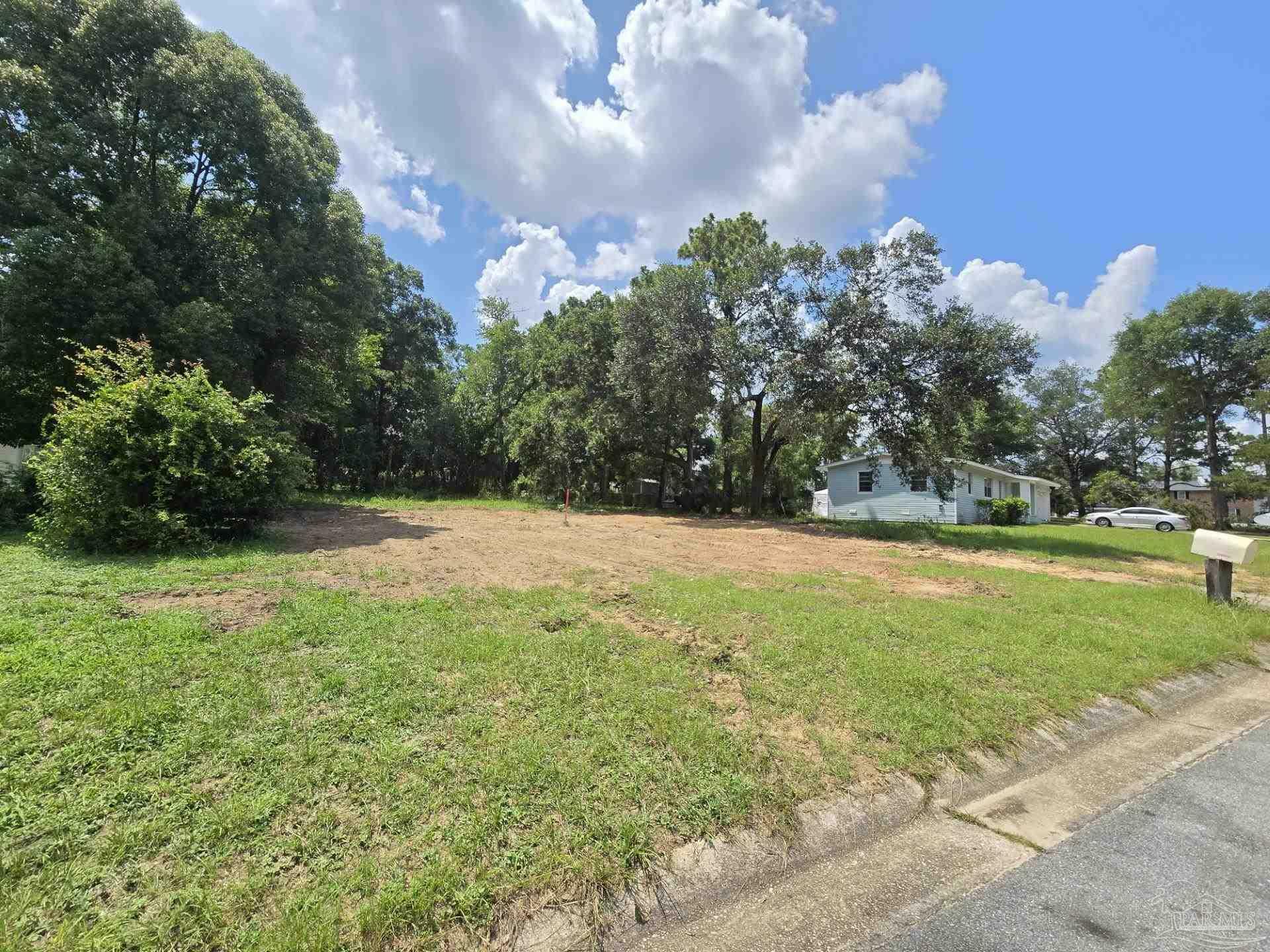 Property Photo:  531 Springdale Cir  FL 32503 