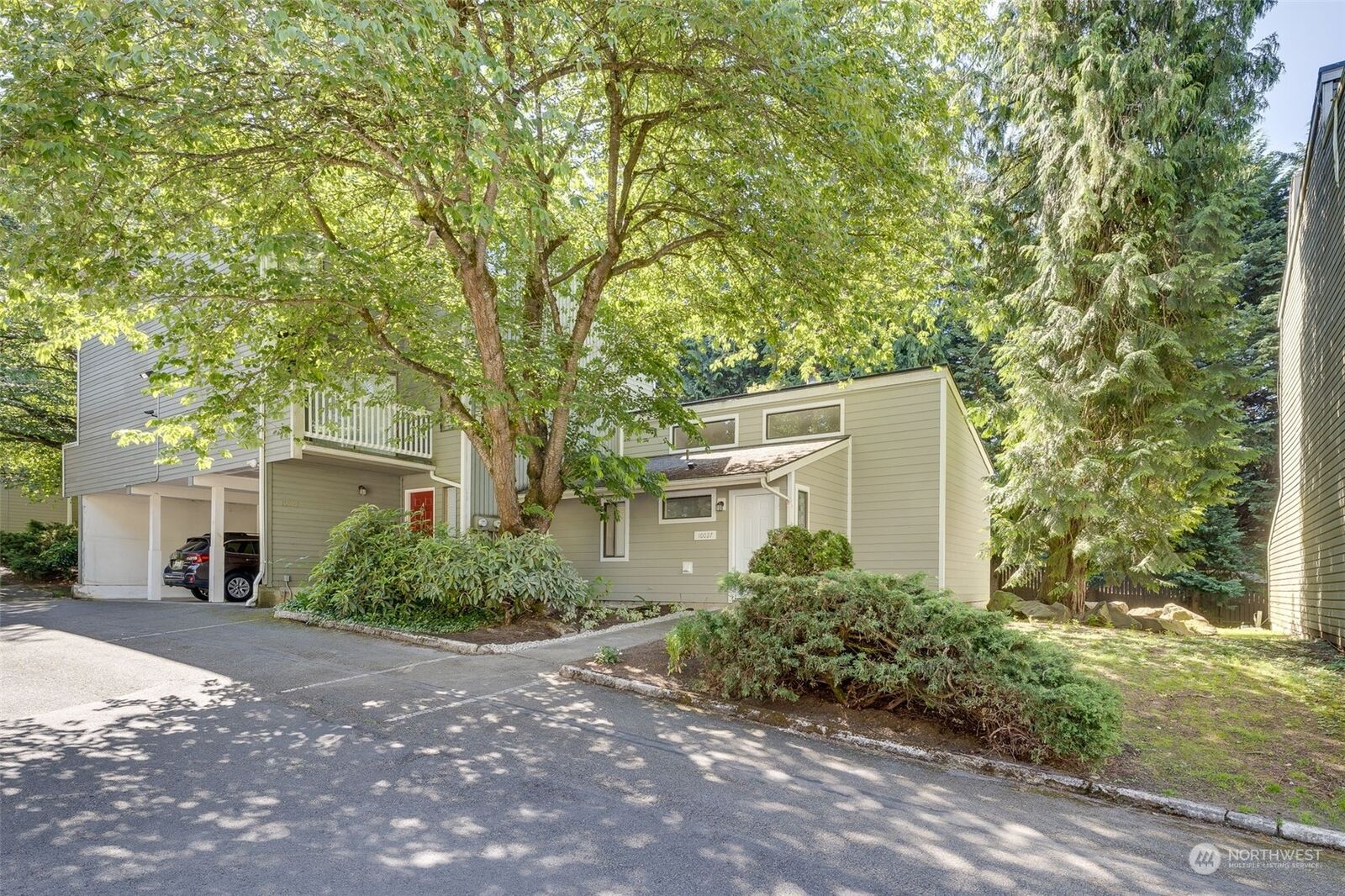 Property Photo: 10027 NE 124th Place WA 98034