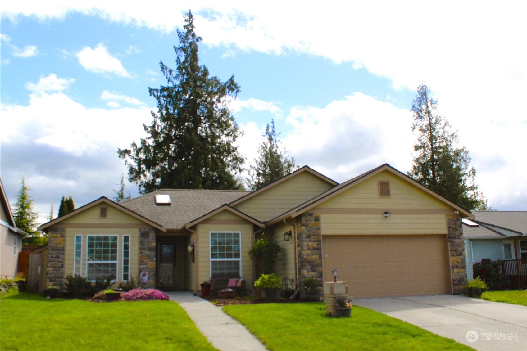 Property Photo:  130 Patriot Way  WA 98382 