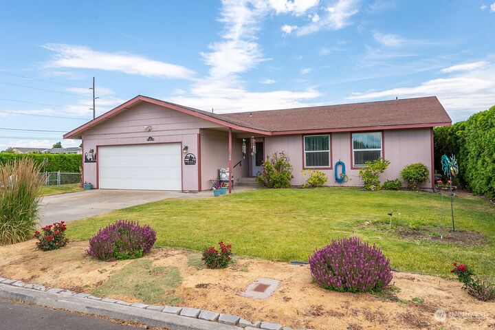 Property Photo: 246 D Street NE WA 98823