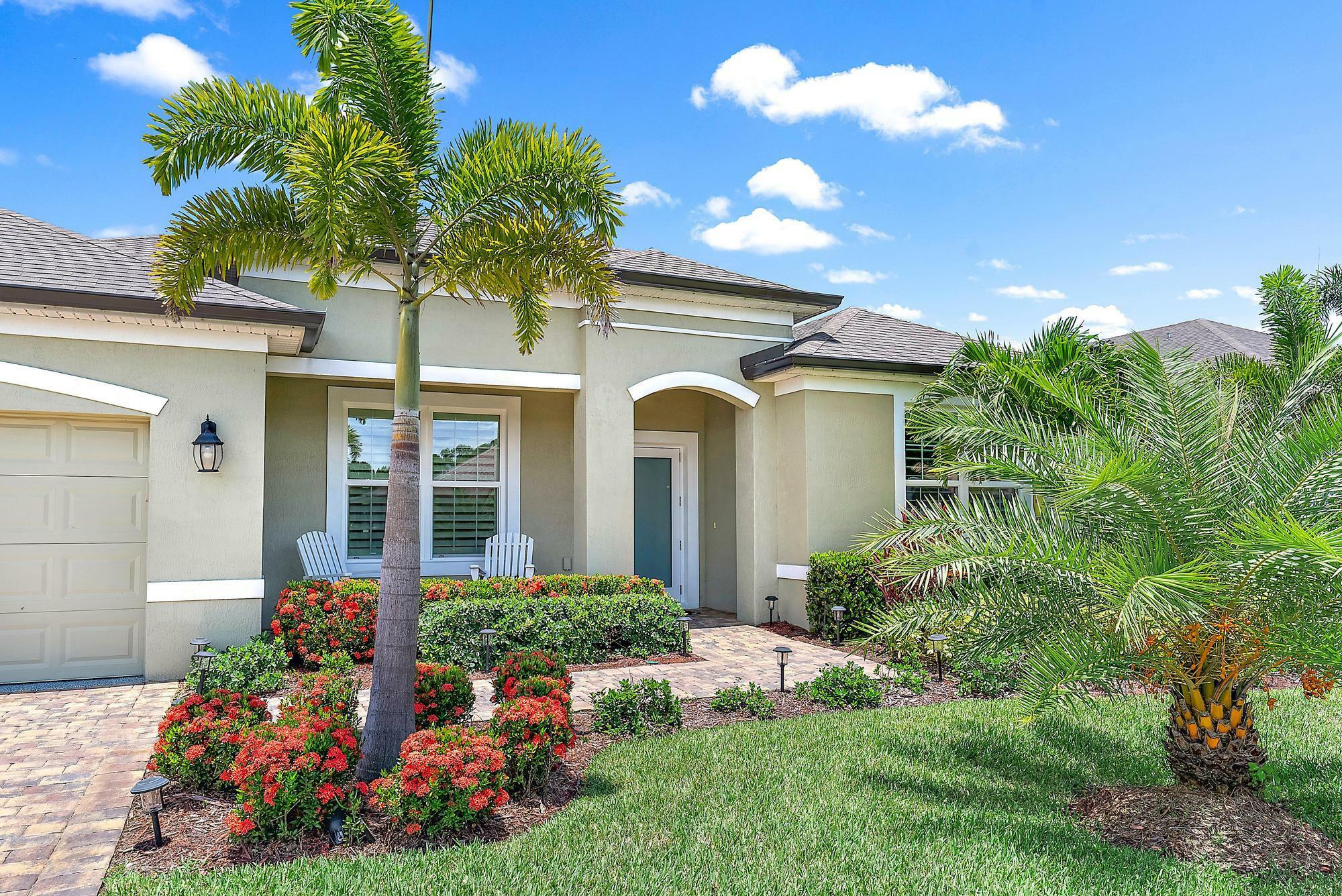 Property Photo:  447 SW Vista Lake Drive  FL 34953 