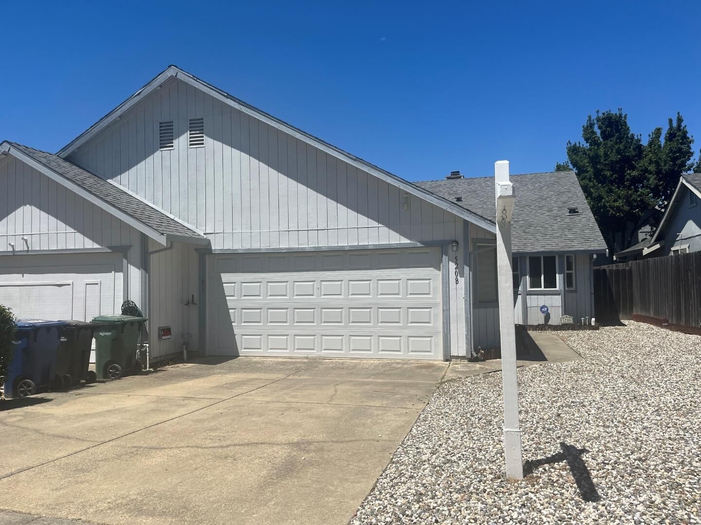 Property Photo: 5208 Janell Way CA 95608