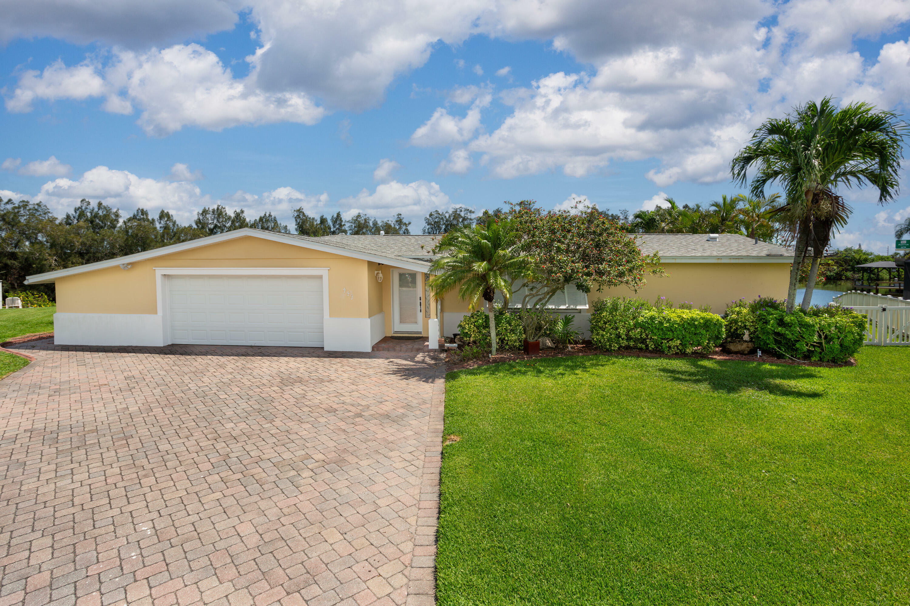 Property Photo:  449 Thrush Drive  FL 32937 