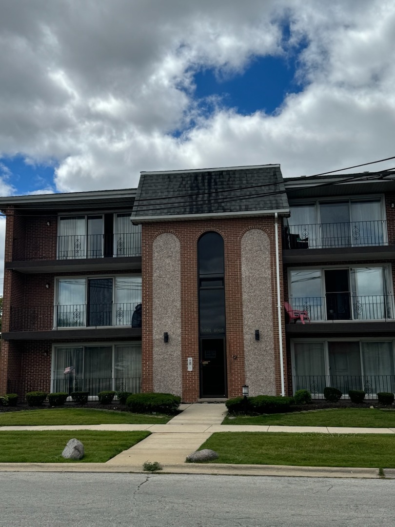 Property Photo:  4001 W 105th Street 3E  IL 60453 