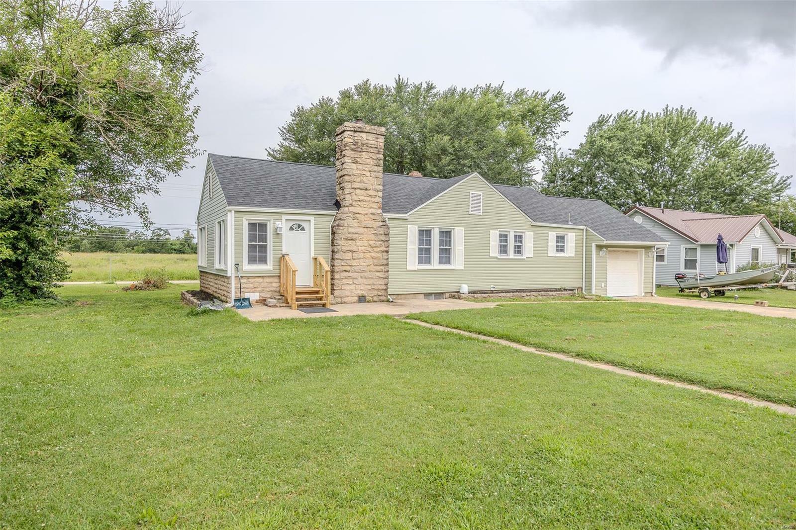 Property Photo:  111 Crescent Drive  MO 65536 