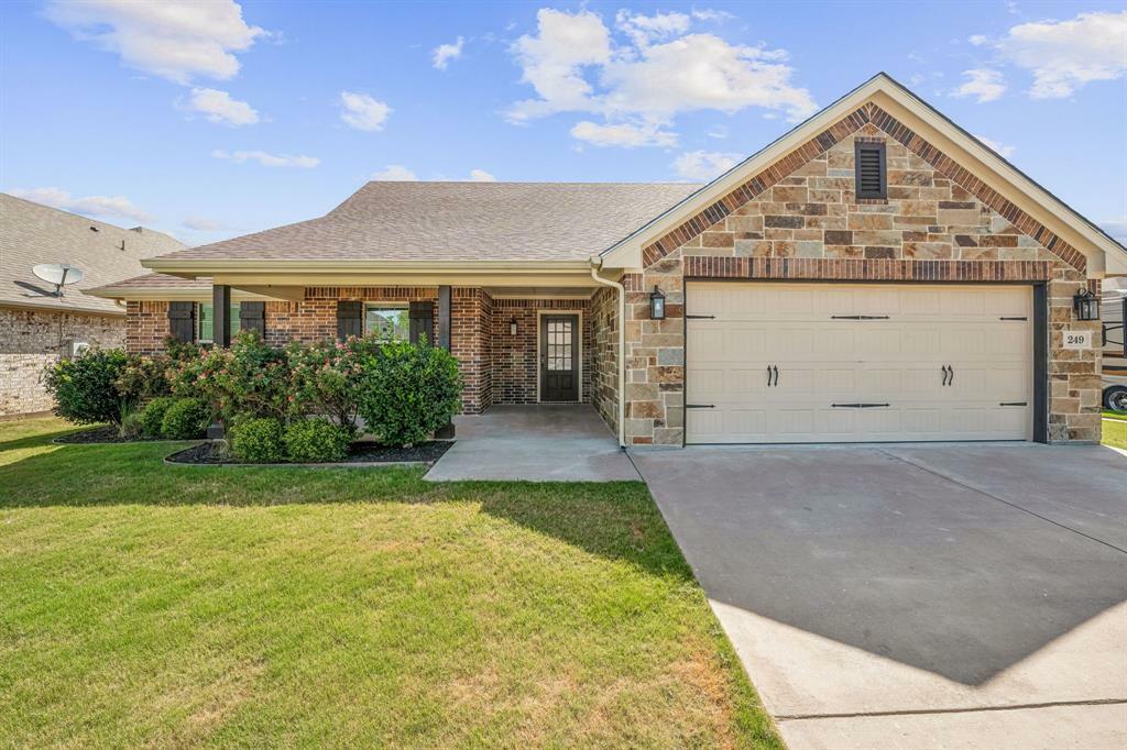 Property Photo:  249 Jacinth Lane  TX 76049 