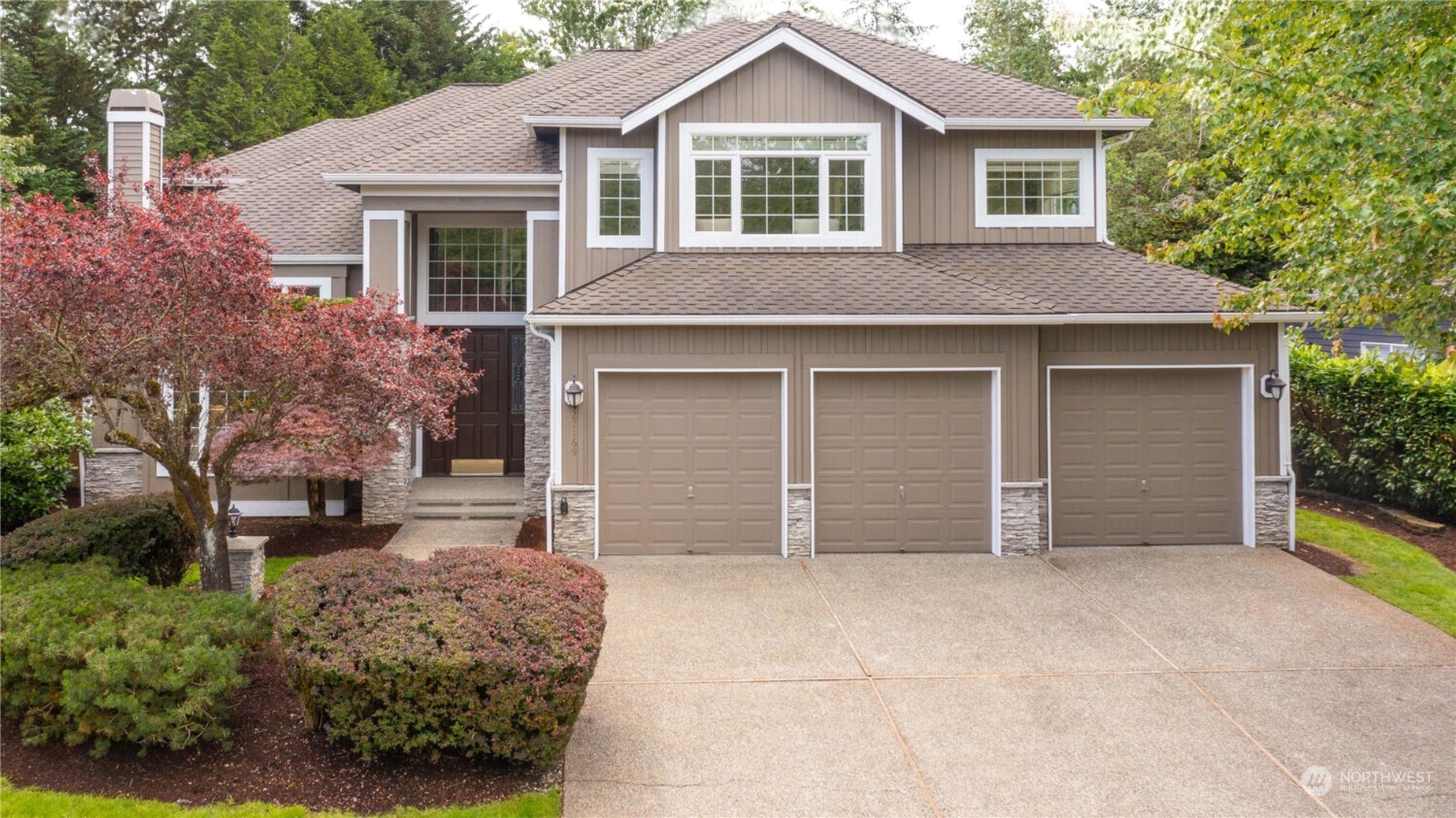 Property Photo:  27169 SE 25th Street  WA 98075 