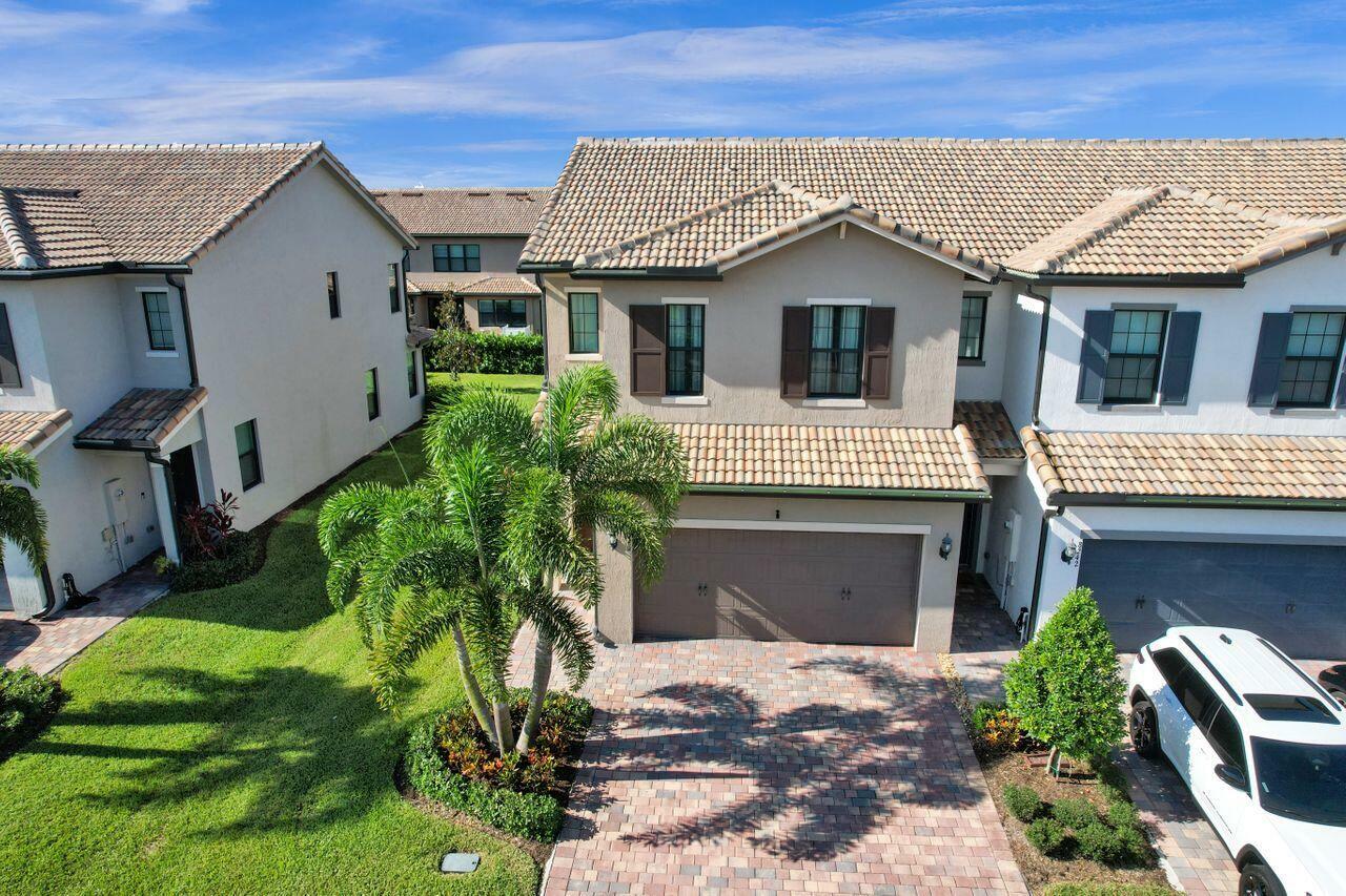 Property Photo:  8240 Tailshot Court  FL 33467 