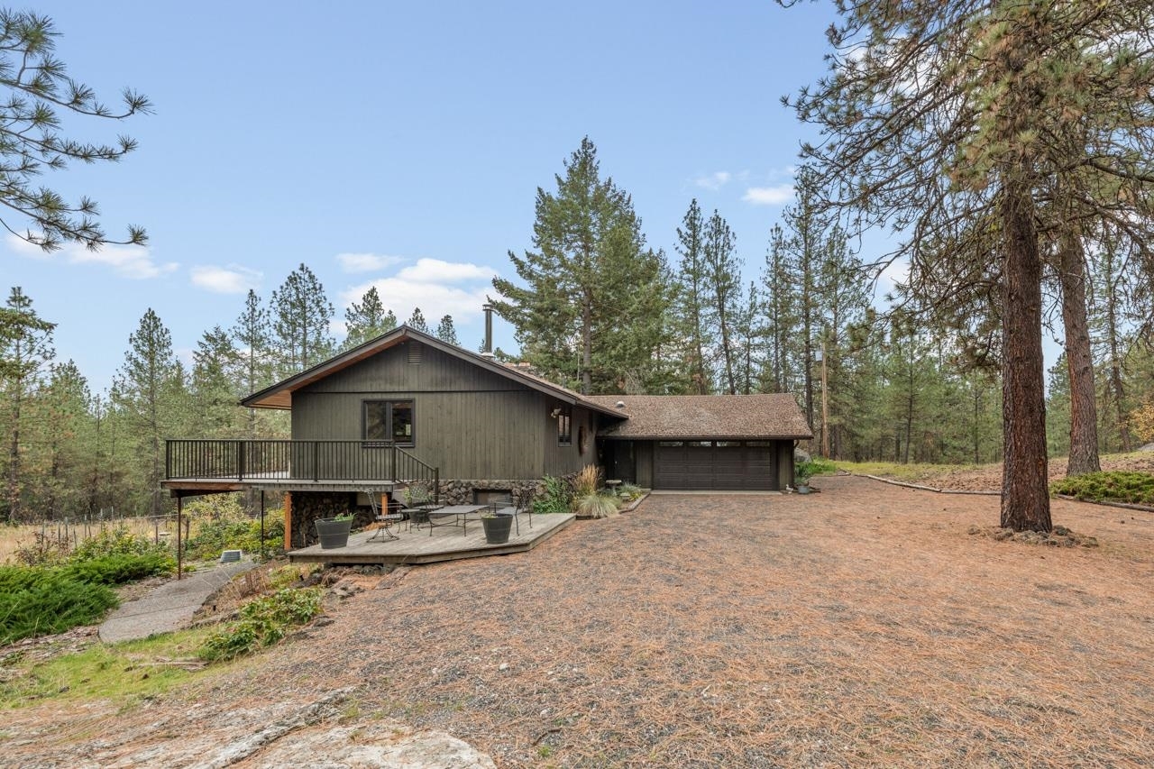 Property Photo:  16610 N Austin Rd  WA 99208-8705 